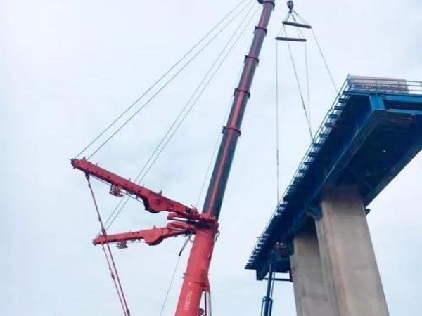 南通市吊车公司_山口吊车出租_专业出租各种大型吊车